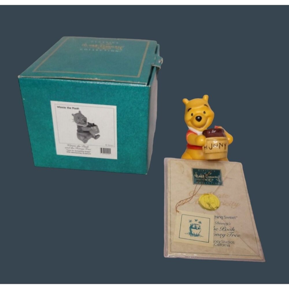 Walt Disney Classics Collection Winnie the Pooh Time for Something Sweet Box/COA
